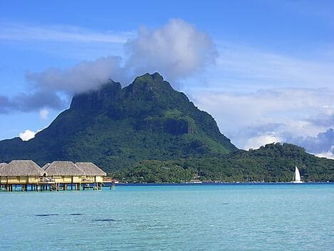 Feb 9, 27 > Feb 10, 27 - Bora Bora, Society Islands