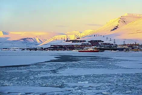 Oct 17, 26 - Longyearbyen, Spitsbergen