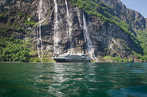 Nov 7, 26 - Sailing in the Geiranger Fjord
