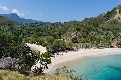 Dec 7, 26 - Maumere, Flores