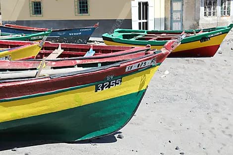 Apr 13, 26 > Apr 14, 26 - Mindelo