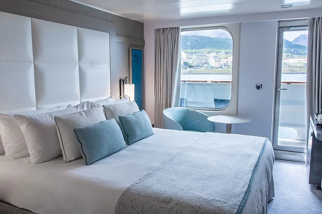 Carousel cabins: Deluxe Stateroom