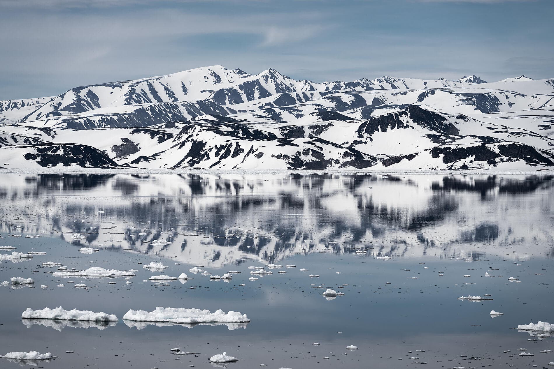 In the ice of the Arctic, from Greenland to Svalbard ©StudioPONANT_Morgane Monneret