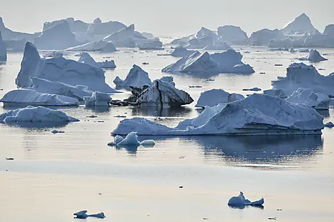 Apr 29, 27 > Apr 30, 27 - Baffin Bay exploration