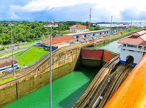 Dec 31, 25 - Crossing the Panama Canal