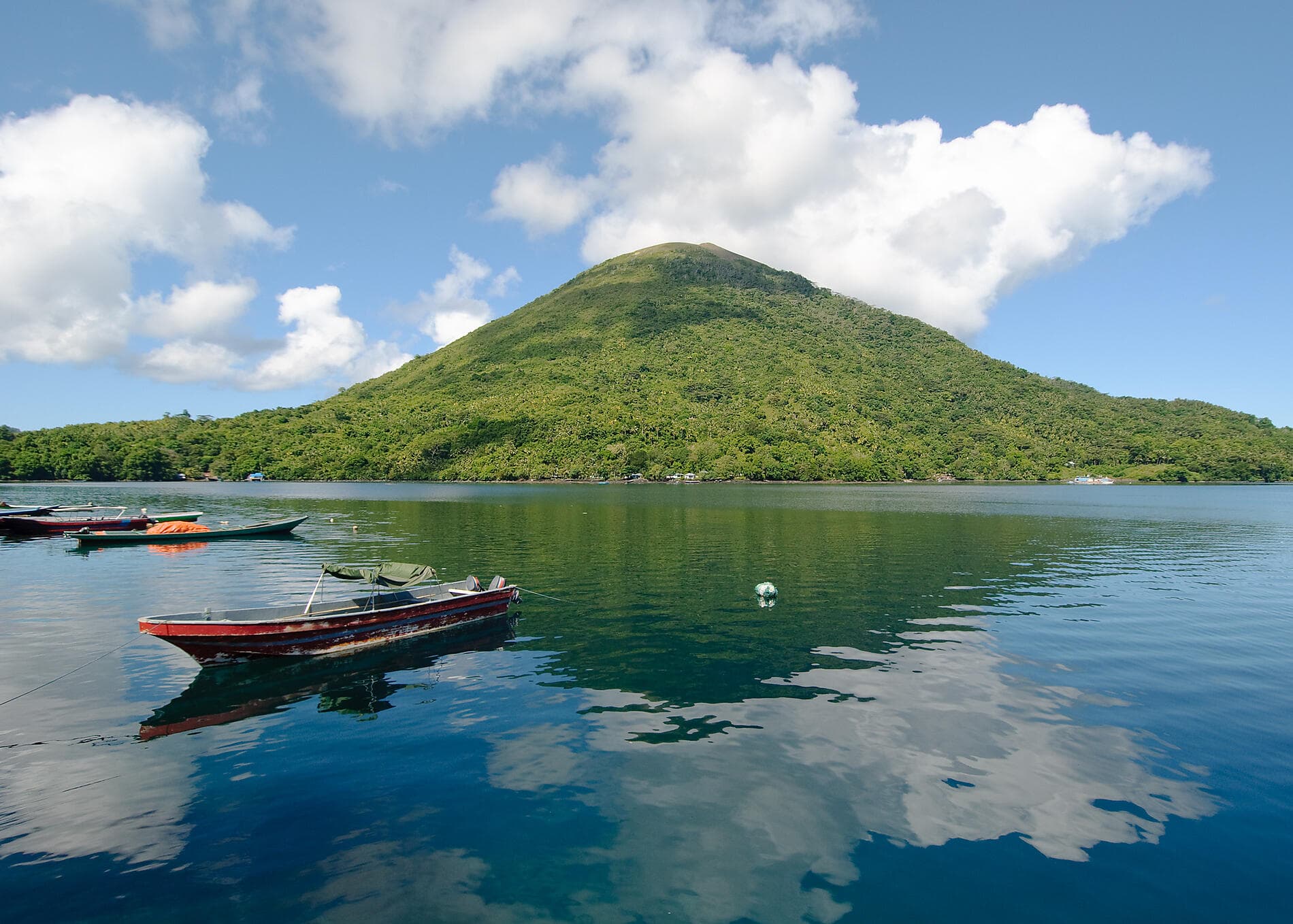 Tropical Odyssey between Indonesia and North East Australia 