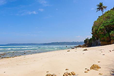 Nov 26, 26 - Waikelo, Sumba