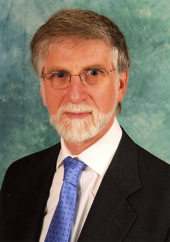 Pic - Color 2 - Shindler, Dr. Colin.jpg