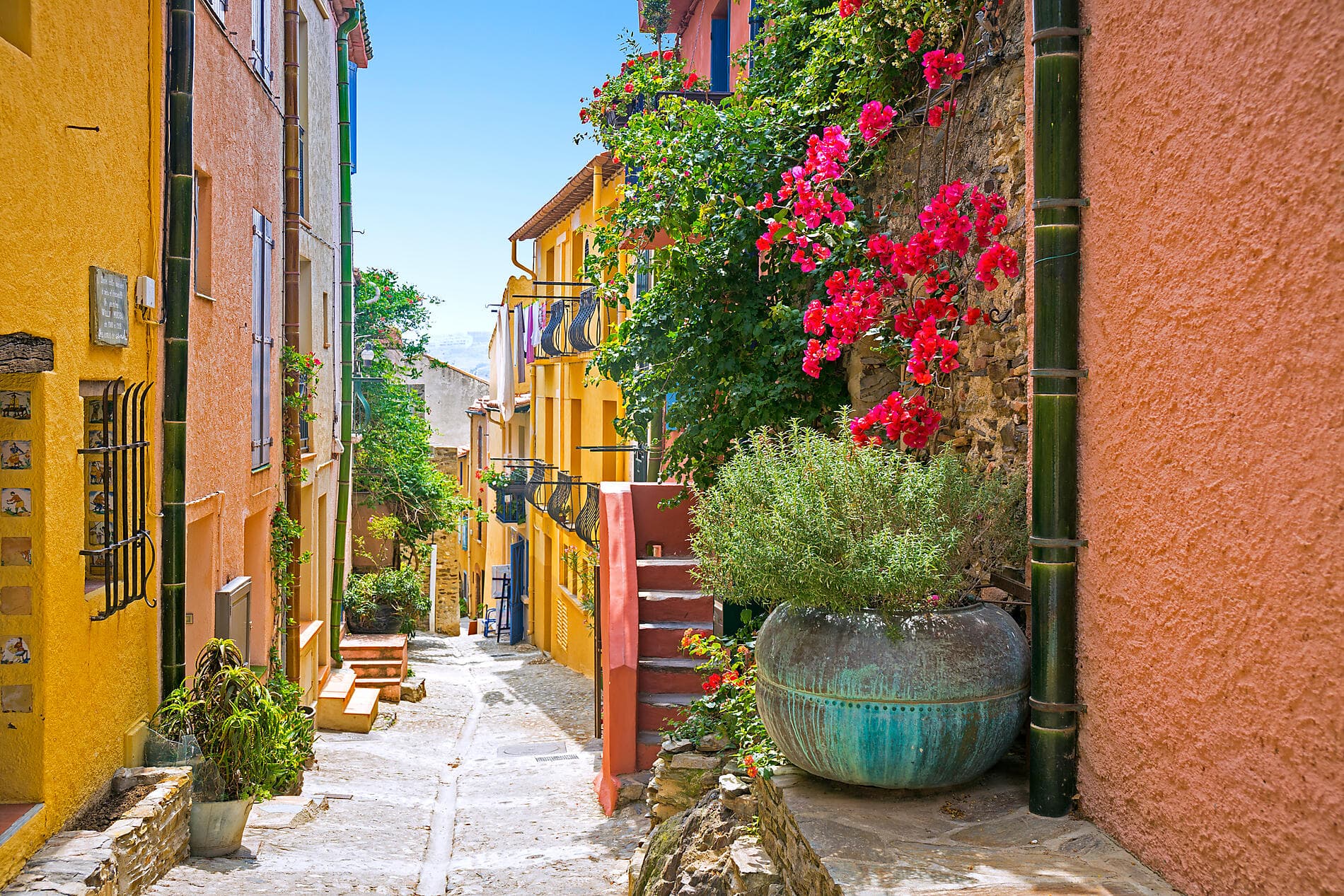 From the Catalan shores to the Italian coastlines 