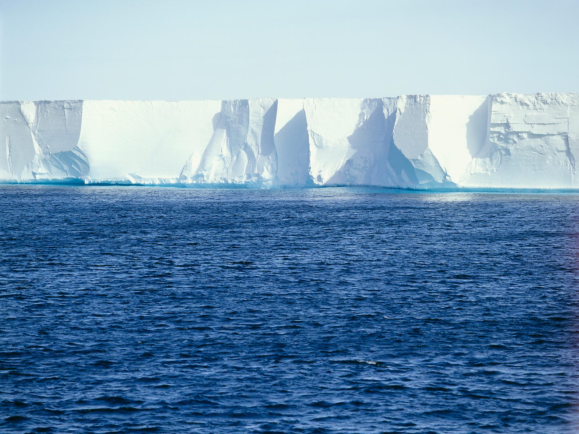 Entre deux continents, terres inexplorées occidentales d'Antarctique 