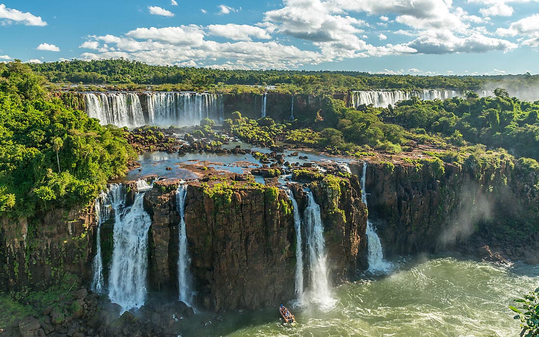 Exploring Iguazu Falls (3 nights)