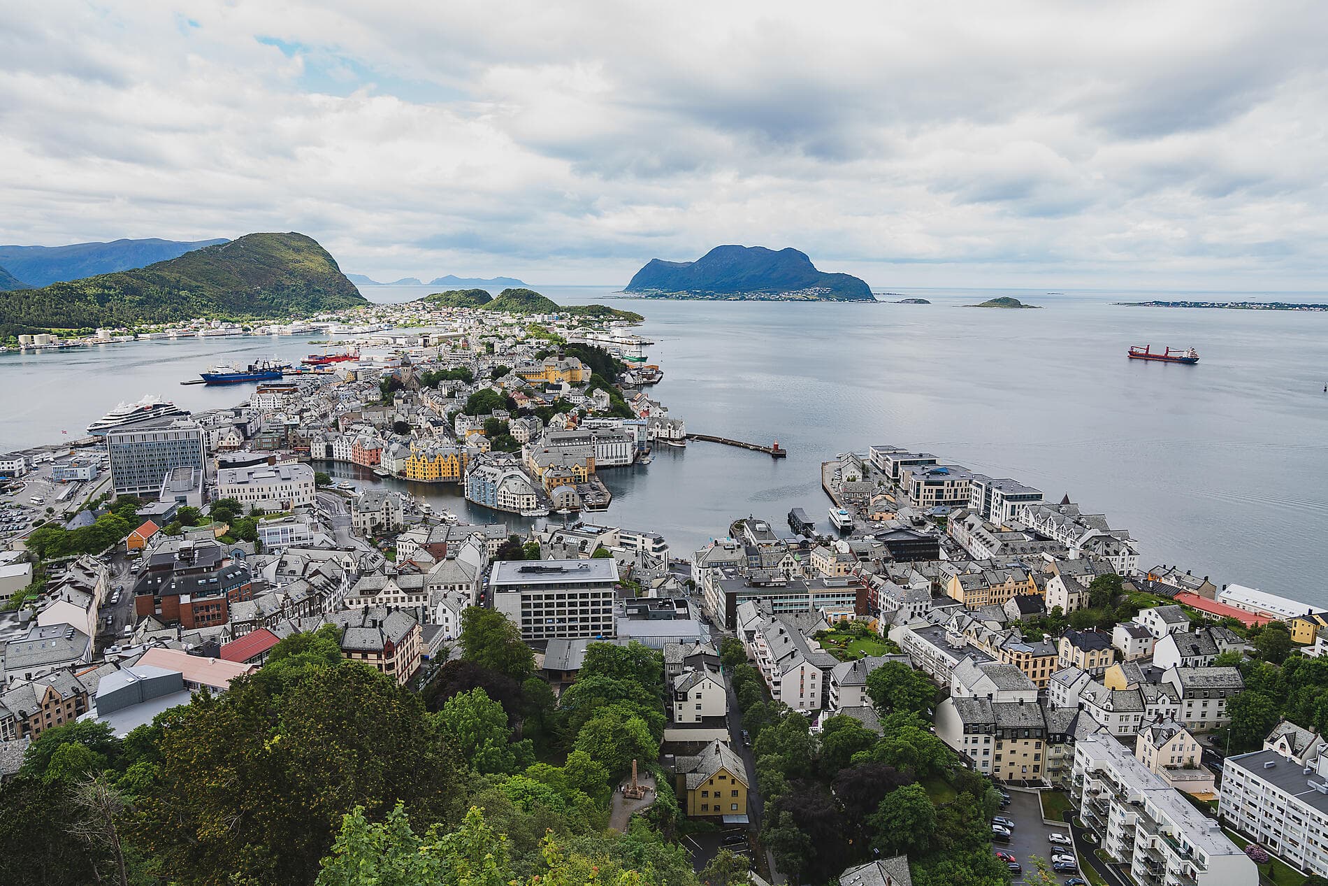 Gastronomic Journey Through Norwegian Fjords 