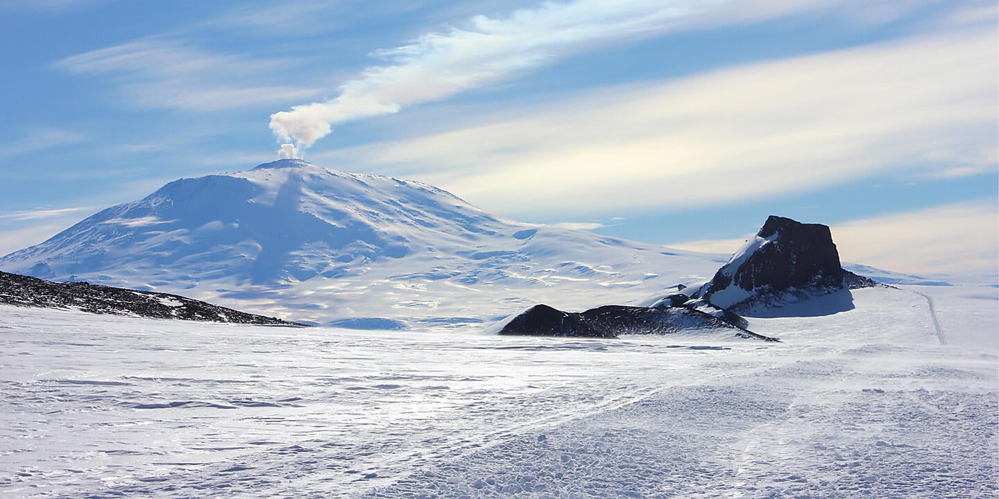 Entre deux continents, terres inexplorées occidentales d'Antarctique