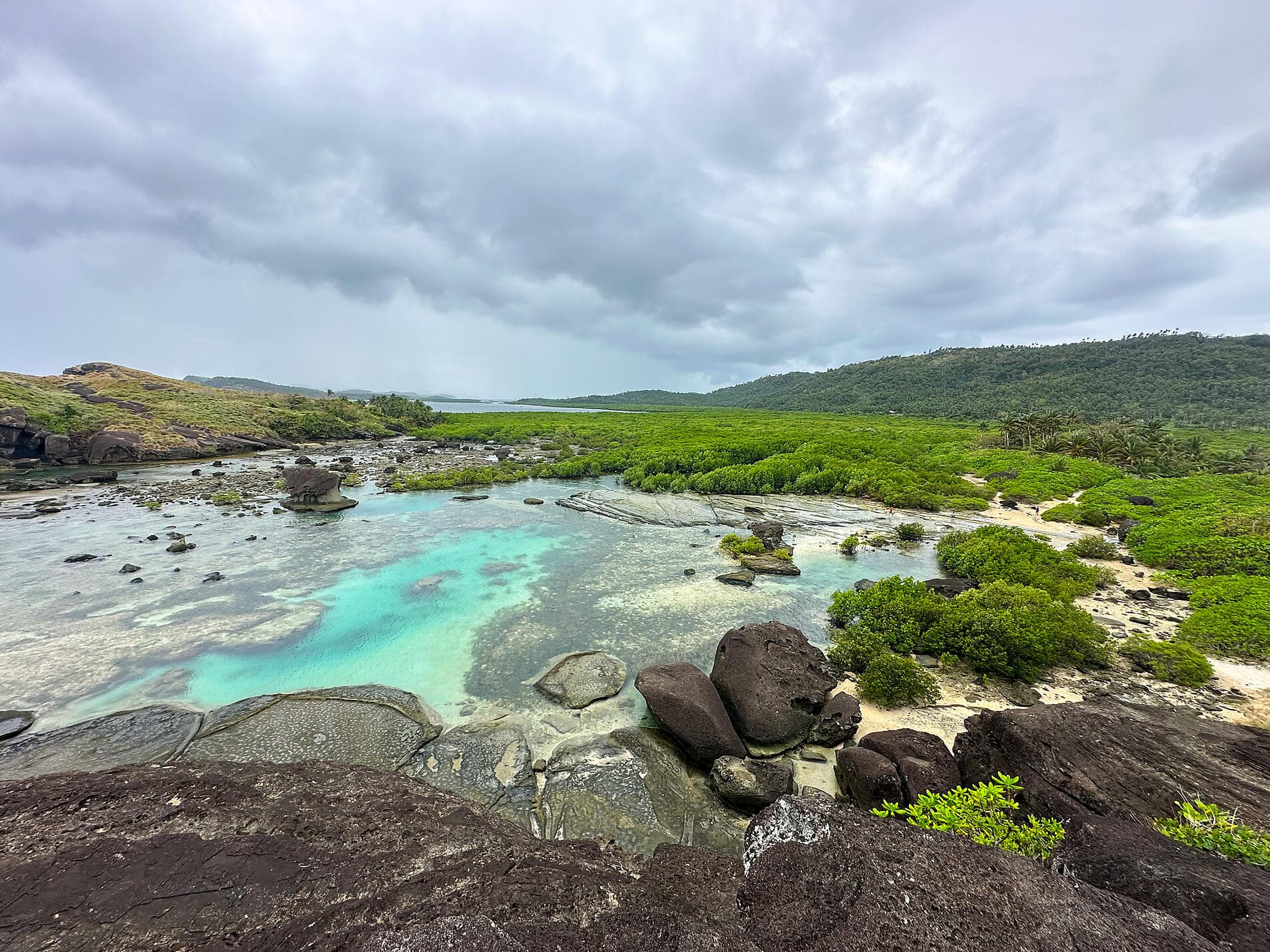 Wild islands and Philippine horizons