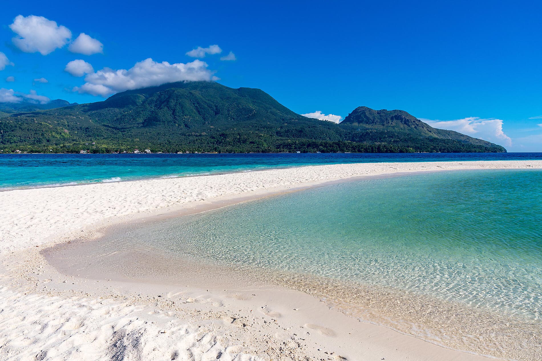 Wild islands and Philippine horizons