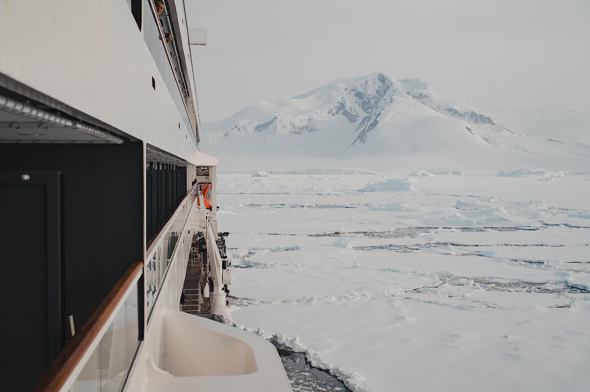 Unexplored Eastern Antarctica between Two Continents