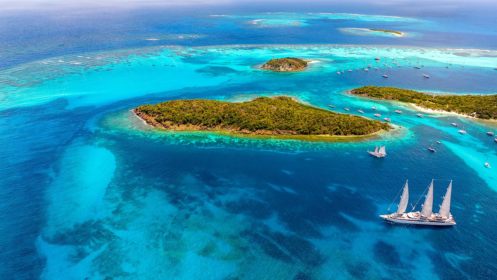 Gliding the Waters of the Windward Islands Gliding the Waters of the Windward Islands